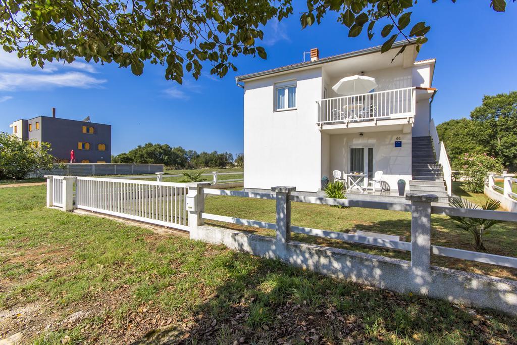 Apartments Alba Fažana Exterior foto